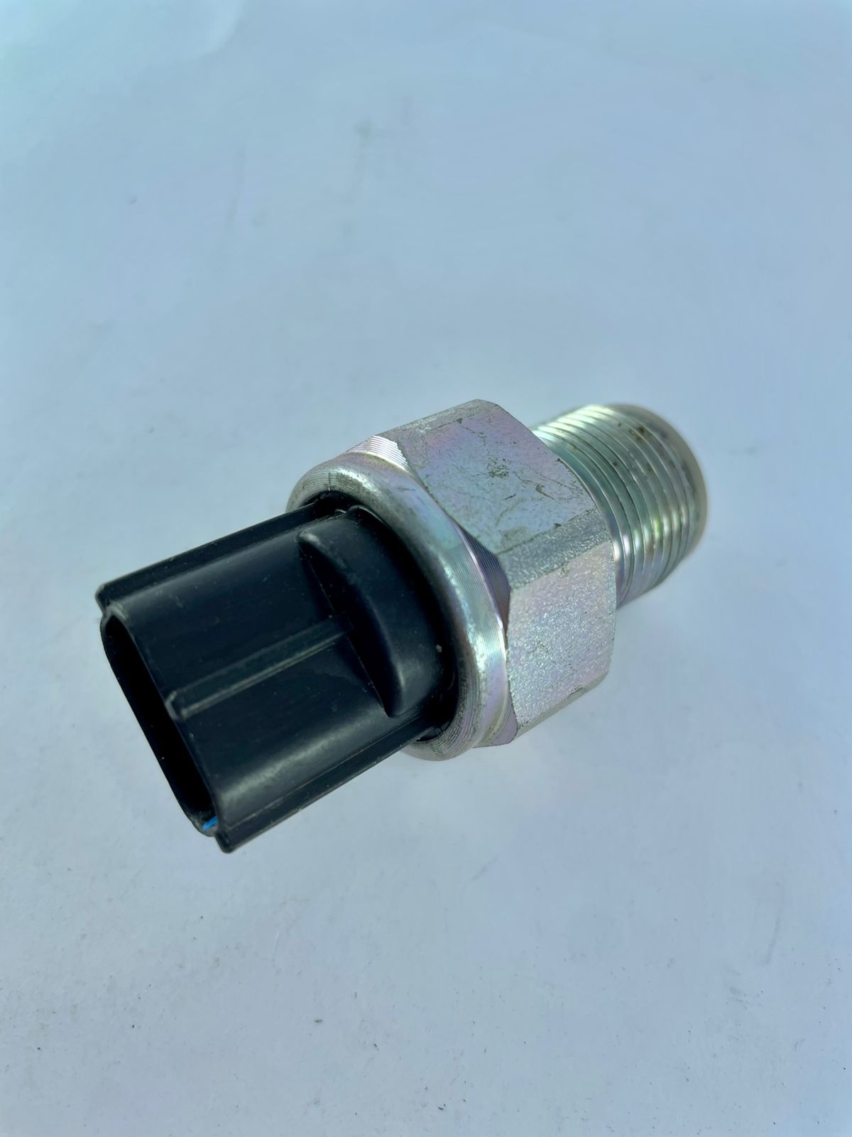 Z4591 - SENSOR DE PRESSAO COMBUSTIVEL JOHN DEERE: RE520930 / RE515635